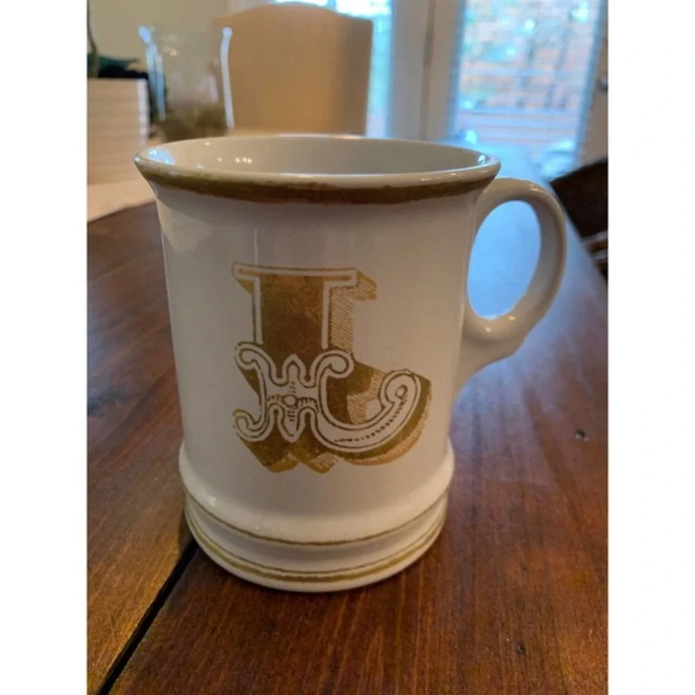 Williams Sonoma Pottery Barn‎ gold embossed monogram “L” holiday coffee mug cup